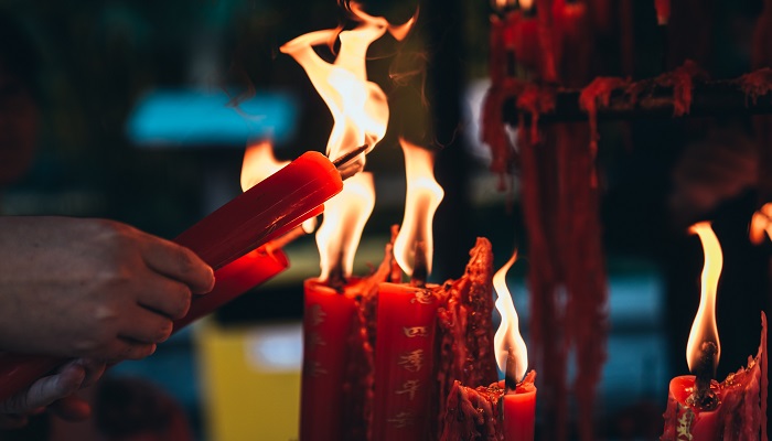 摄图网_501574398_苏州西园寺清明节烧香祈福(企业商用).jpg 摄图网_501574398_苏州西园寺清明节烧香祈福(企业商用).jpg