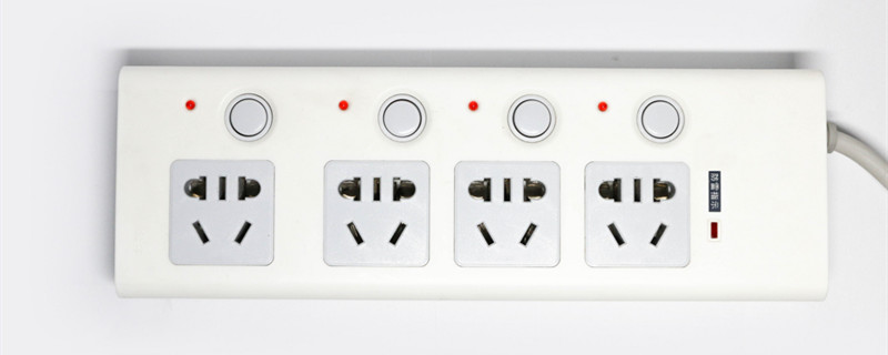 白底插线板1.jpg 白底插线板1.jpg