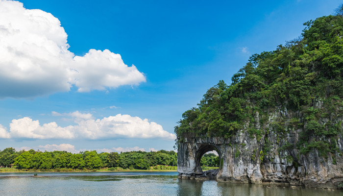 摄图网_501651685_banner_蓝天白云下的桂林象鼻山（企业商用）_副本.jpg