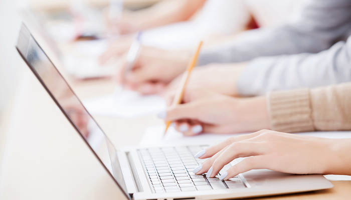 摄图网_300508671_轻人教室用笔记本电脑学(企业商用)_副本.jpg 摄图网_300508671_轻人教室用笔记本电脑学(企业商用)_副本.jpg