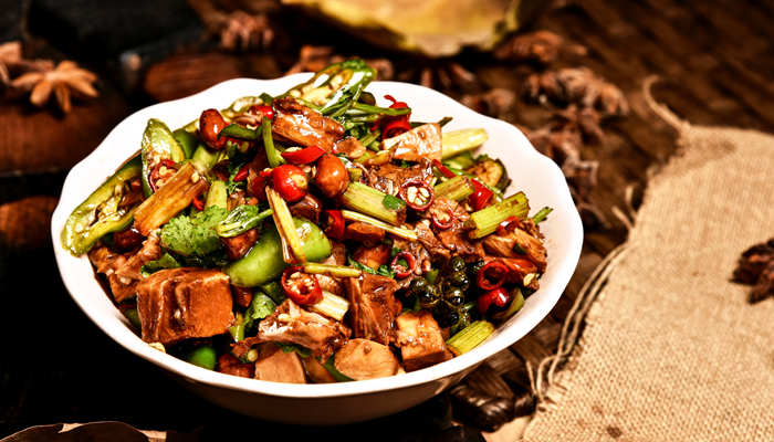 兔肉干煸700.jpg 兔肉干煸700.jpg