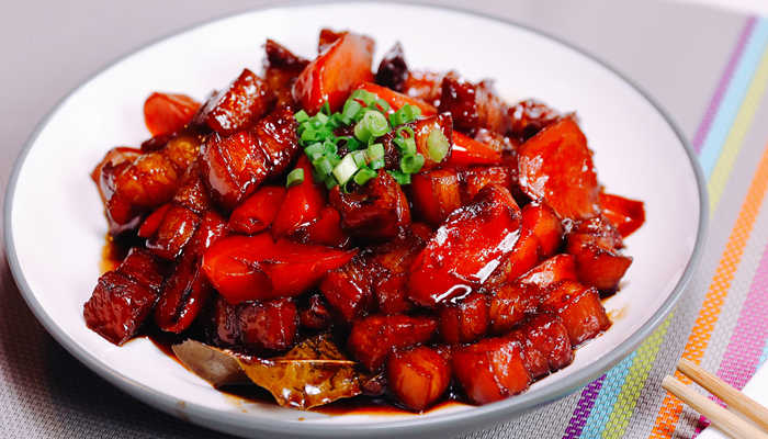 胡萝卜红烧肉700.jpg