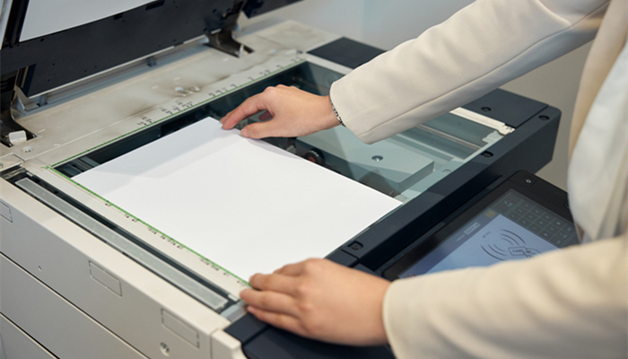 摄图网_502364271_banner_女性商务人士打印机扫描特写(企业商2用)_副本.jpg 摄图网_502364271_banner_女性商务人士打印机扫描特写(企业商2用)_副本.jpg