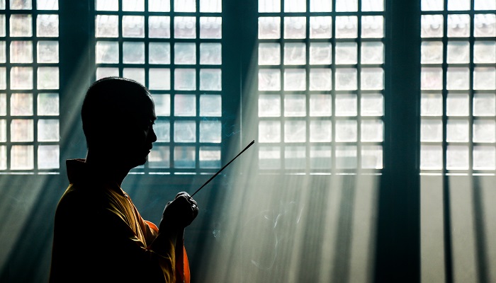 摄图网_500645461_佛前一跪三千年(企业商用).jpg 摄图网_500645461_佛前一跪三千年(企业商用).jpg