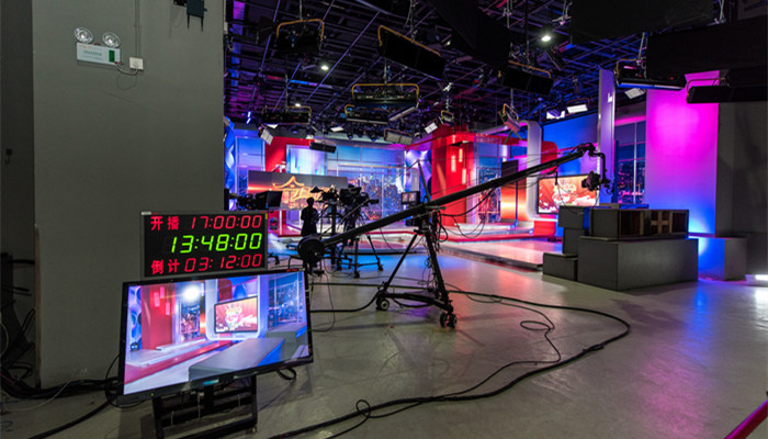 摄图网_500419890_banner_电视台演播室(企业商用)_副本.jpg 摄图网_500419890_banner_电视台演播室(企业商用)_副本.jpg