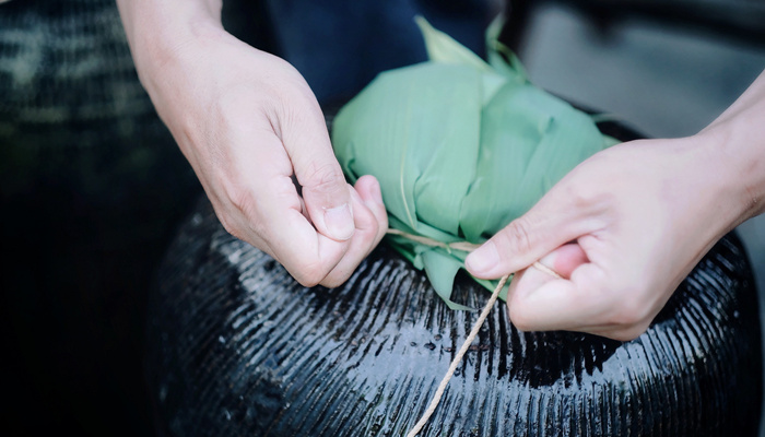 摄图网_501574988_banner_手工制青梅酒工序密封储存青梅等待发酵（企业商用）_副本.jpg