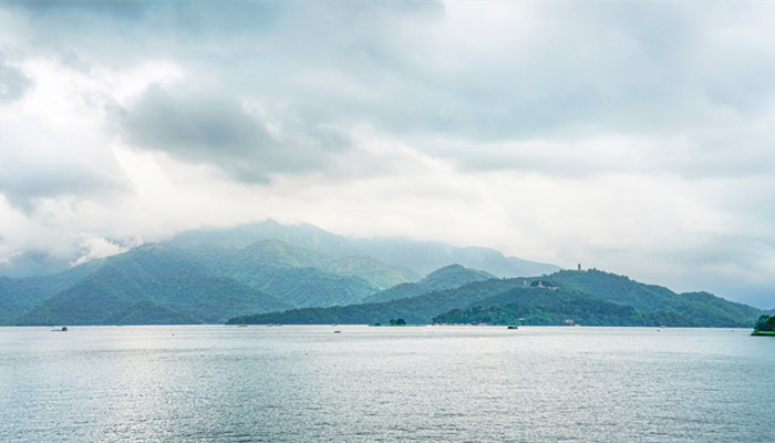 摄图网_501287244_banner_日月潭(企业商用)_副本.jpg 摄图网_501287244_banner_日月潭(企业商用)_副本.jpg