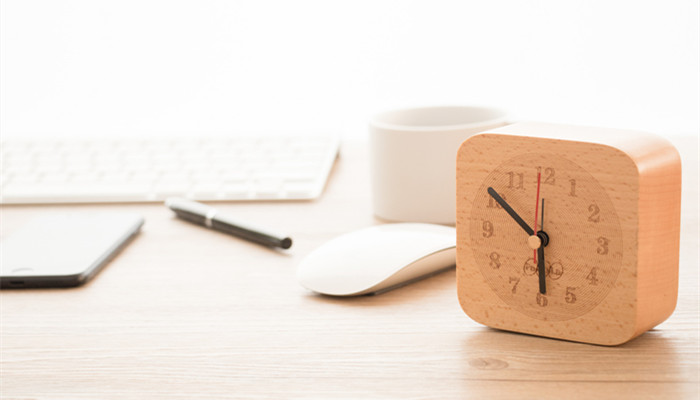 摄图网_500377321_banner_桌面时钟闹钟文具创意平铺（企业商用）_副本.jpg