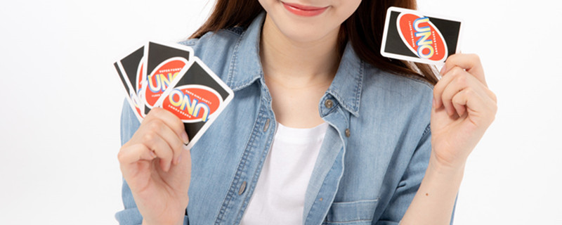 摄图网_500909868_banner_玩uno牌的女大学生（企业商用） .jpg