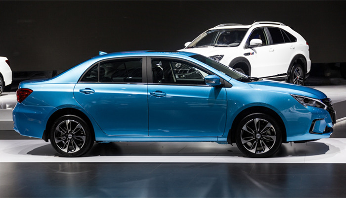 摄图网_500129104_banner_蓝色家庭商务汽车侧面拍摄（企业商用）_副 .jpg