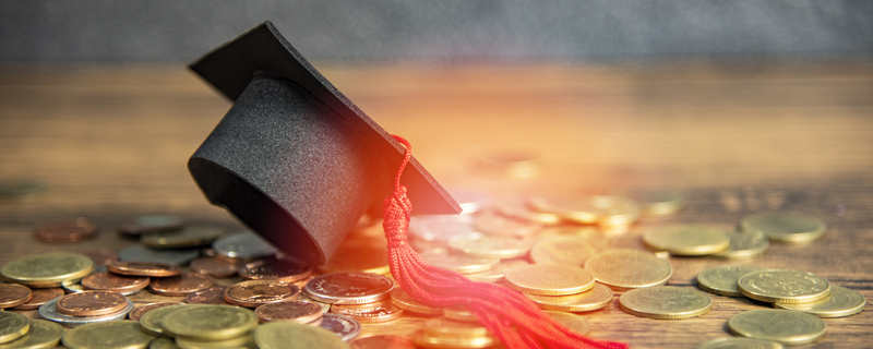 摄图网_305638123_教育概念奖学金对钱币木桌有毕业上限(企业_副本.jpg 摄图网_305638123_教育概念奖学金对钱币木桌有毕业上限(企业_副本.jpg