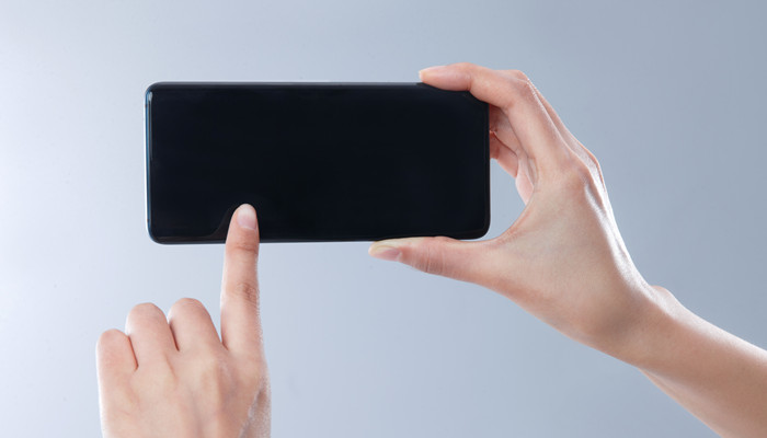 摄图网_501925077_数码科技手拿手机(企业商用)_副本.jpg 摄图网_501925077_数码科技手拿手机(企业商用)_副本.jpg