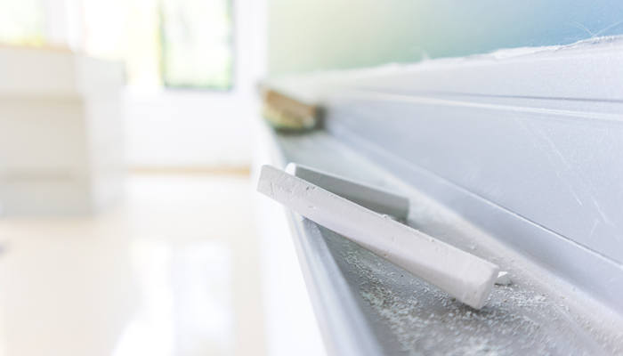 摄图网_500621465_黑板槽中的粉笔(企业商副本.jpg 摄图网_500621465_黑板槽中的粉笔(企业商副本.jpg